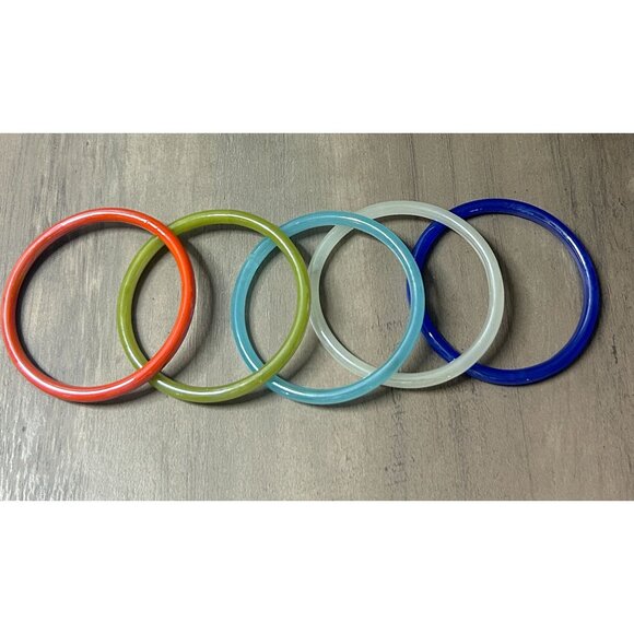 Vintage Set of 5 Solid Glass Bangle Bracelets Boho Jewelry - Picture 1 of 7